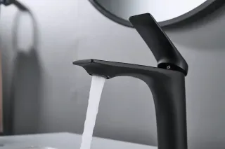 Смеситель для раковины Shevanik S9101H чёрный