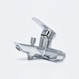 Смеситель для ванны AQUAme Prato AQMP6112 с душевым гарнитуром хром