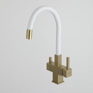 Смеситель для кухни Gappo G4395-33 с подключением фильтра питьевой воды и гибким изливом золото/белый